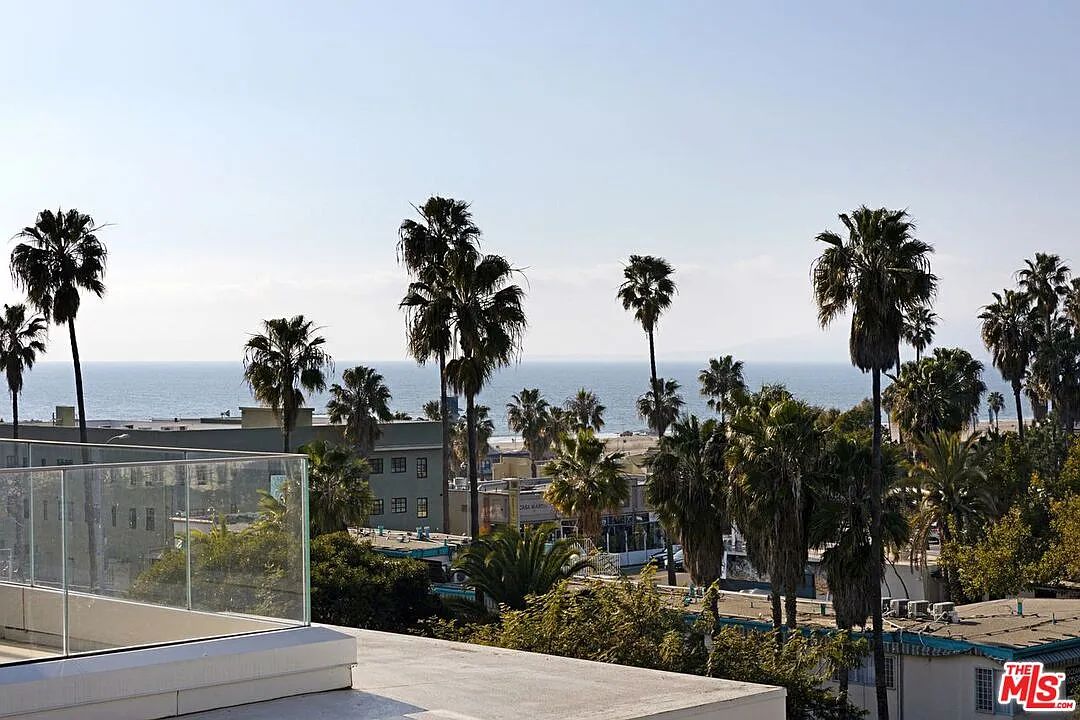 Ocean view from the common area